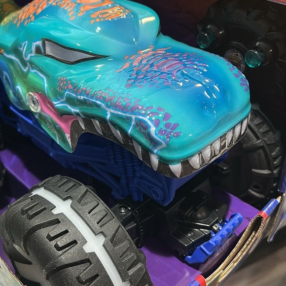 Hot Wheels Monster Truck - Picture 7 of 7